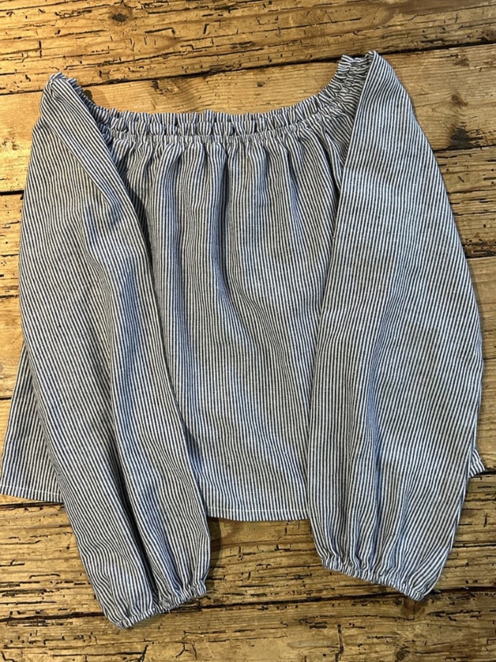 Brandy Melville O/S Long sleeve off shoulder top